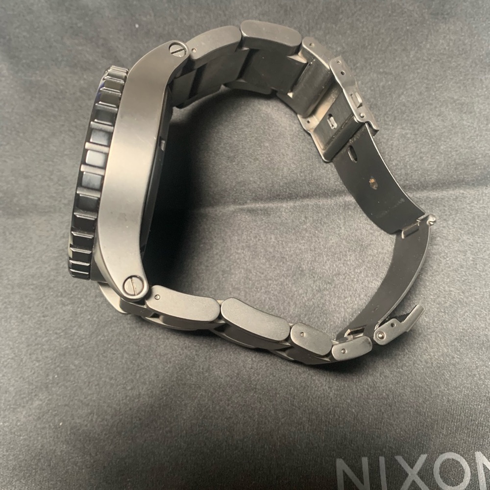 Nixon 51-30 Chrono - Picture 2 of 4